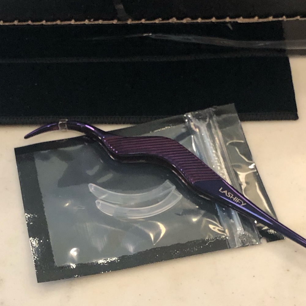 Lashify Luxe Kit - Picture 2 of 10